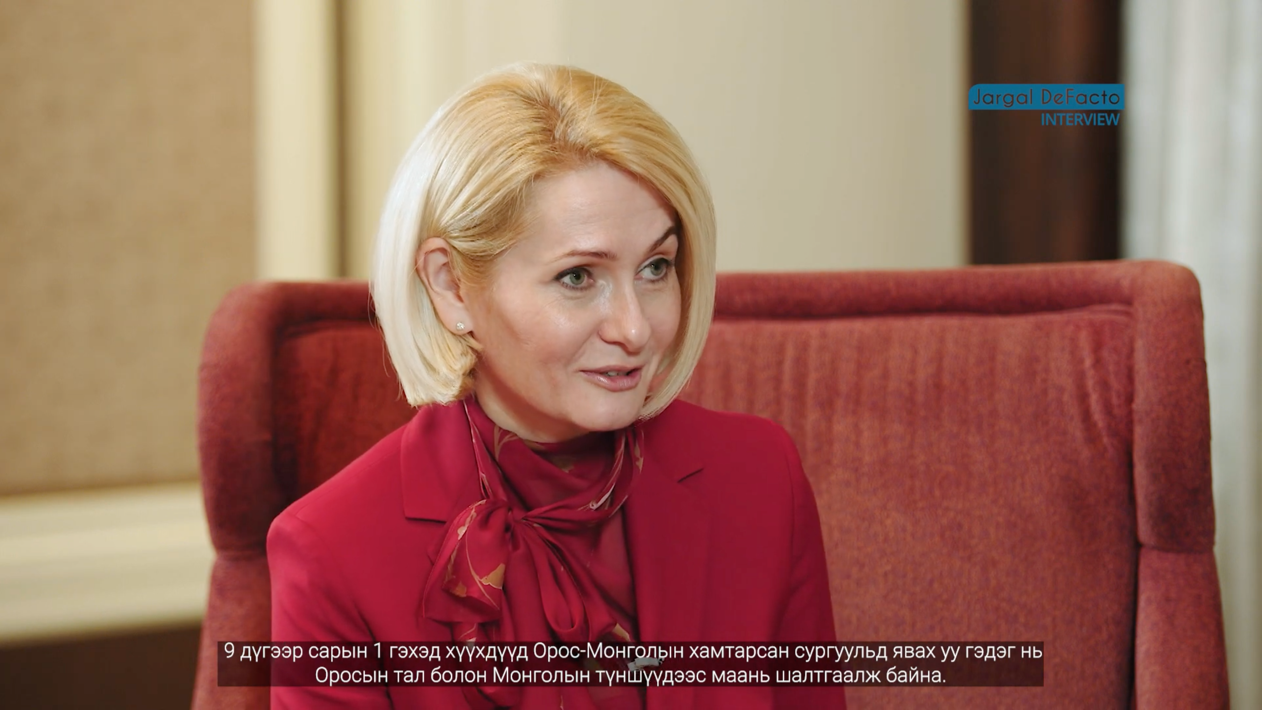 Порно анасы мен қызы жігітті азғырады